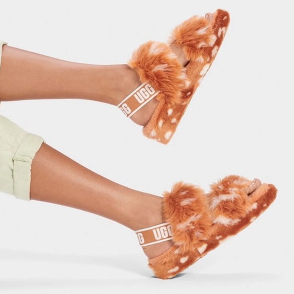 UGG WOMENS OH YEAH SPOTS FUR FLUFF SLIDE SANDAL - Picture 2 of 7